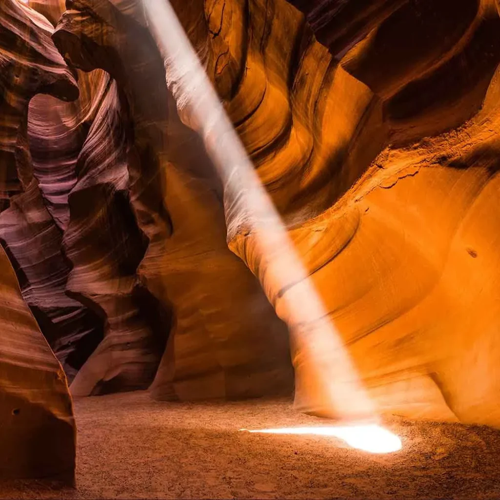 difference-between-upper-and-lower-antelope-canyon-upper-lightbeam-detours